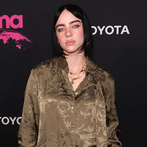 billie eilish leaked pic|Billie Eilish Cheekily Responds to Bikini Photo Showing Chest。